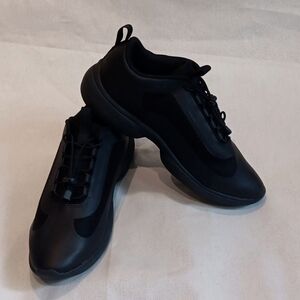 Vionic Guinn women's black sneaker size 7.5
